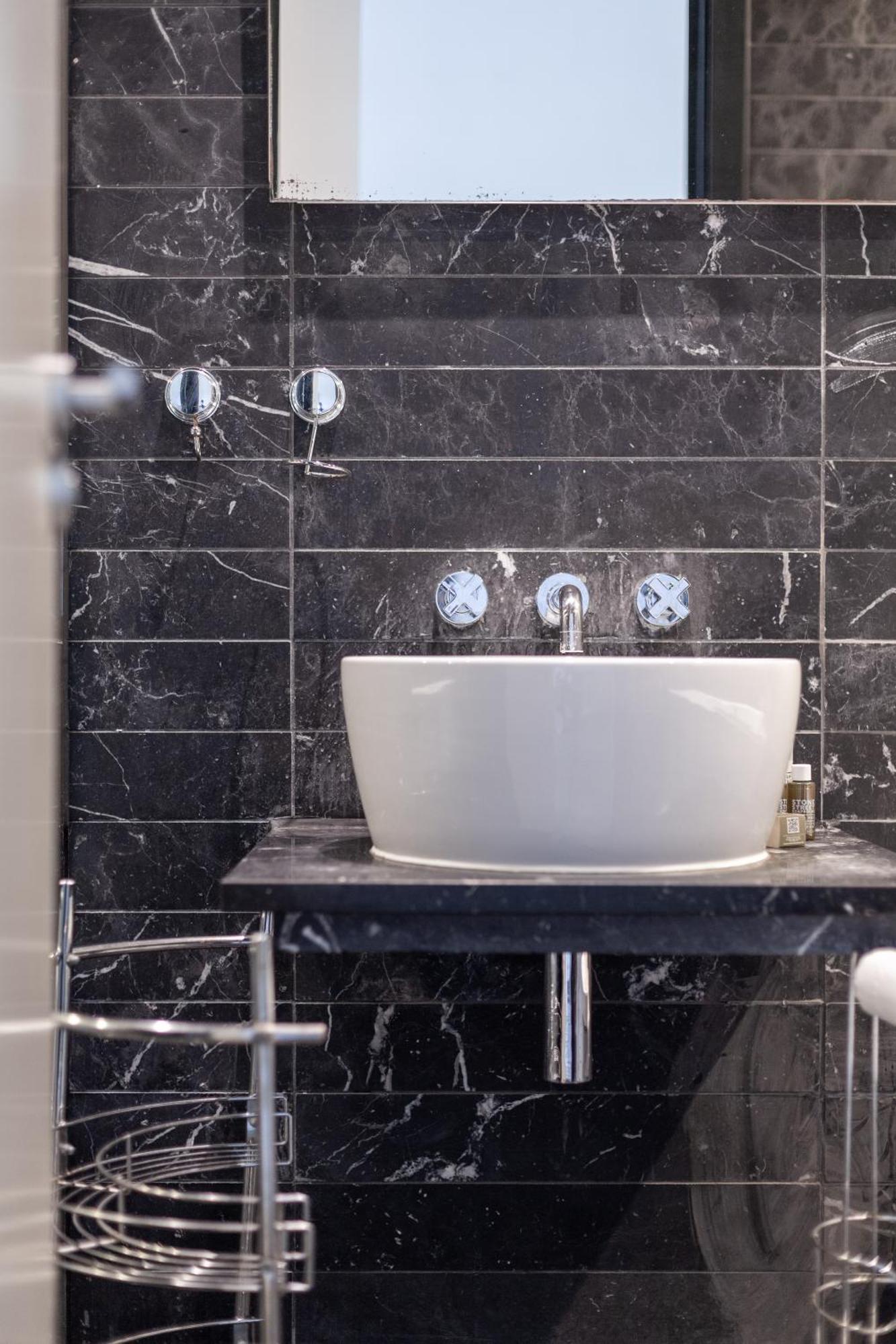 Deluxe Holborn Two Bedroom Apartment ロンドン エクステリア 写真