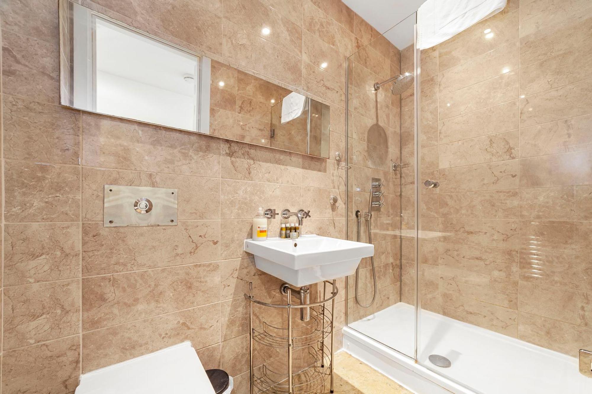 Deluxe Holborn Two Bedroom Apartment ロンドン エクステリア 写真